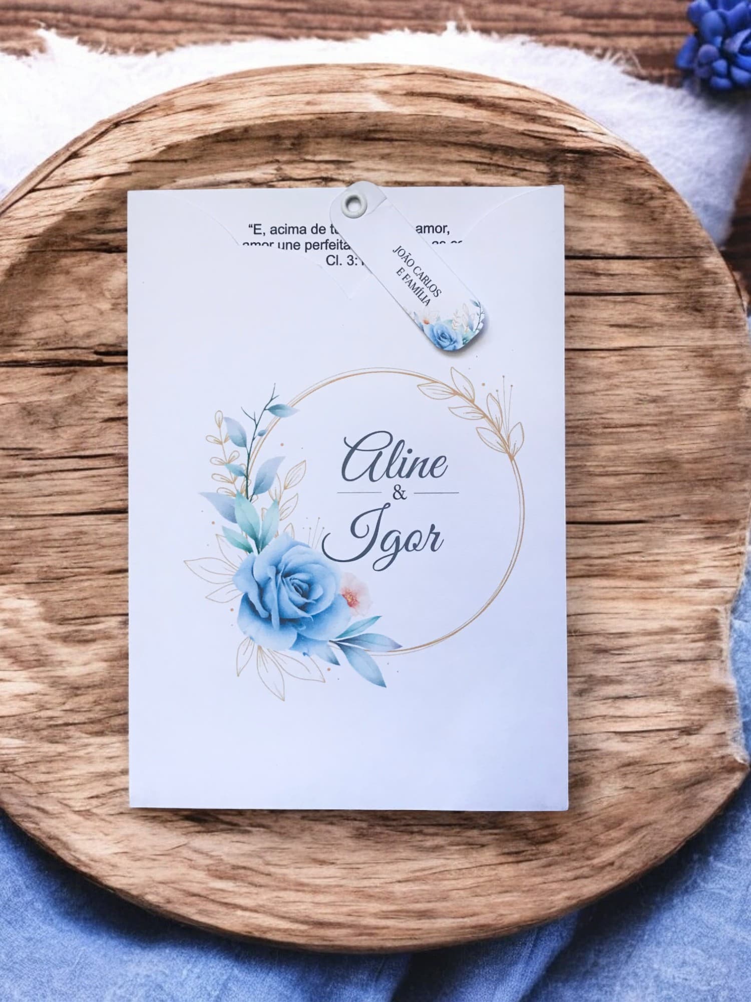 Convite de Casamento Floral Azul com Envelope Luva