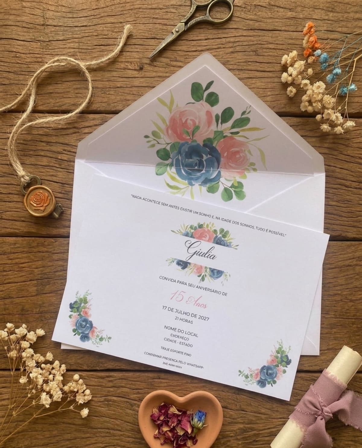 Convite de 15 Anos Floral Rosa e Azul Marinho com Envelope Forrado