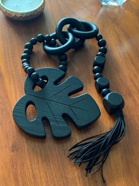COLAR DE MESA COSTELA DE ADÃO PRETO