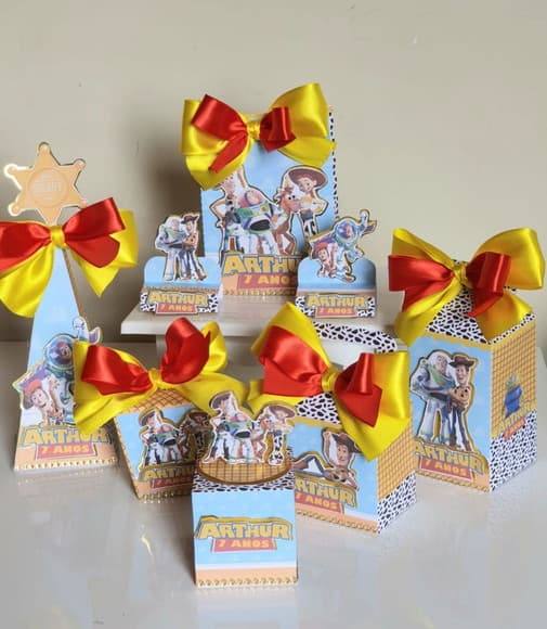 Kit 50 lembrancinhas personalizadas de festa Toy Story