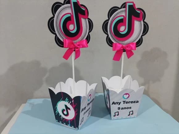 Centro de Mesa Tik Tok