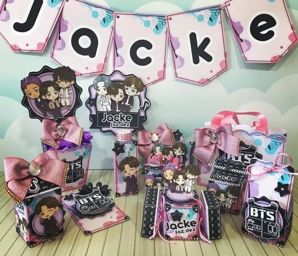 Kit Festa Personalizada Um Só Bolinho Bts