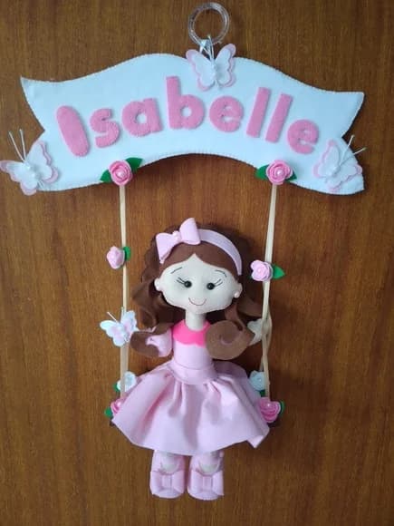Enfeite de Porta Maternidade Menina Balanço