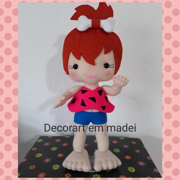 Pedrita Boneca Decorativa em Feltro