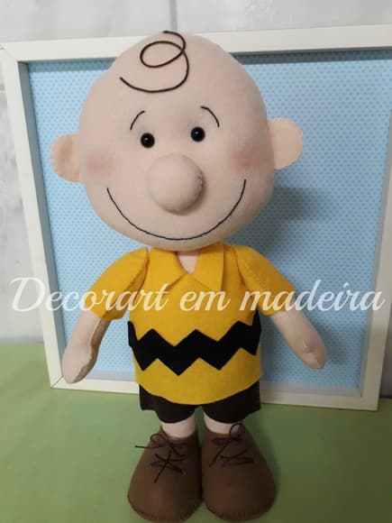 Charlie Brown em Feltro 34 cm
