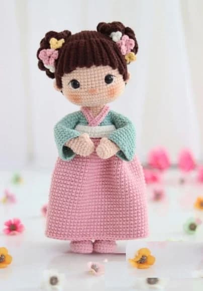 Boneca Yumi Amigurumi