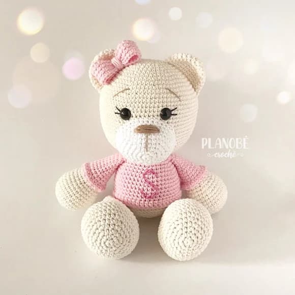 Ursa Lilly com blusão Amigurumi