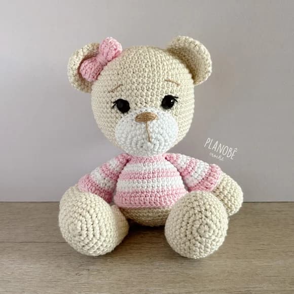 Ursinha Lilly Baby com Camiseta Listrada Amigurumi