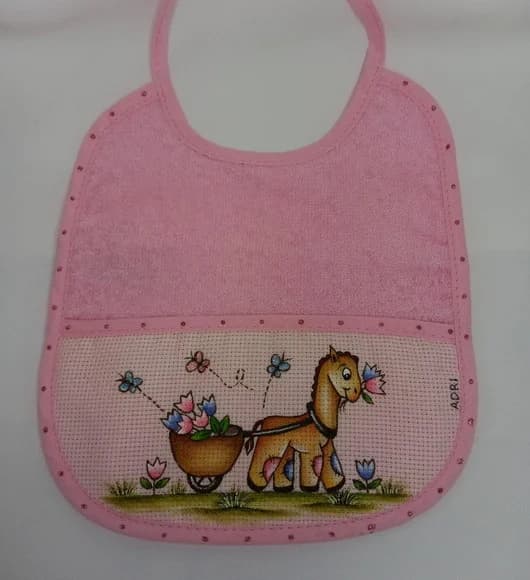 Babador Felpudo com Pintura em Tecido Rosa