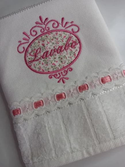 Toalha de Lavabo Bordada