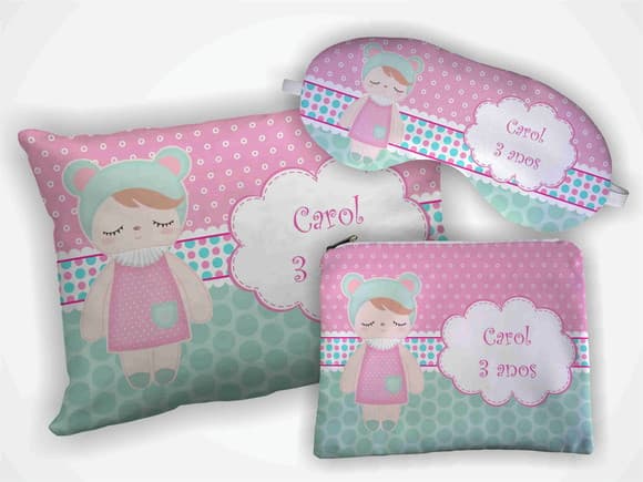 Kit Almofada 18x28cm+ Mascara + Nécessaire Boneca Metoo