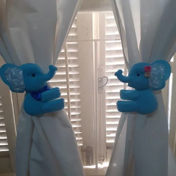 Prendedor de Cortina Infantil de Casal de Elefantes (feltro)