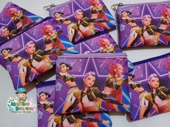 35 Porta Moedas Guerreiras do K-pop Tamanho: 10x12cm