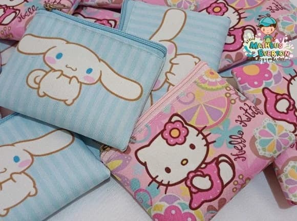 40 Porta Moedas Hello Kitty Tamanho: 10x12cm