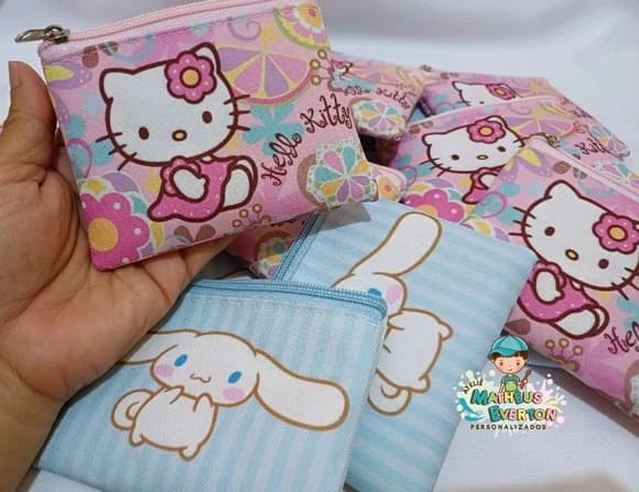 35 Porta Moedas Hello Kitty Tamanho: 10x12cm