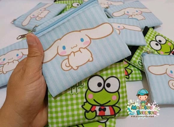 35 Porta Moedas Hello Kitty Tamanho: 10x12cm