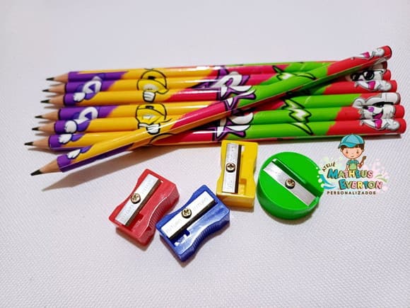 35 Kits Lápis e Apontador Personalizado Emily Vick
