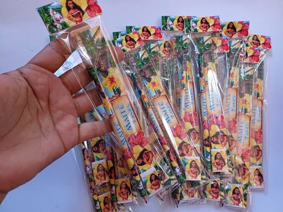 35 Kits Lápis, Régua e Borracha Moana