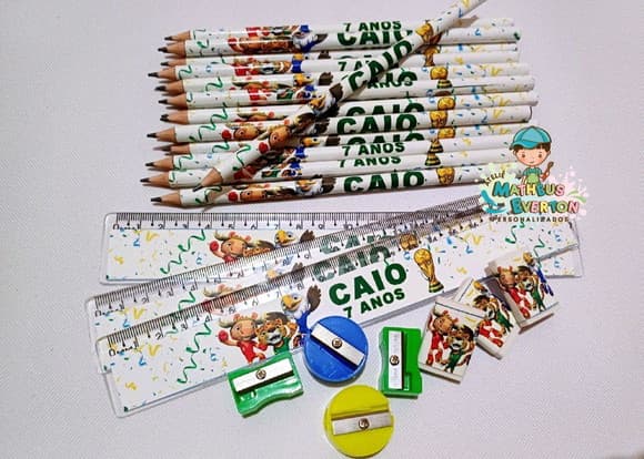 45 Kits Lápis, Borracha, Régua e Apontador Mascote da Copa