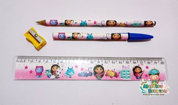 45 Kits Lápis, Caneta,regua e Apontado a Casa Mágica da Gabi