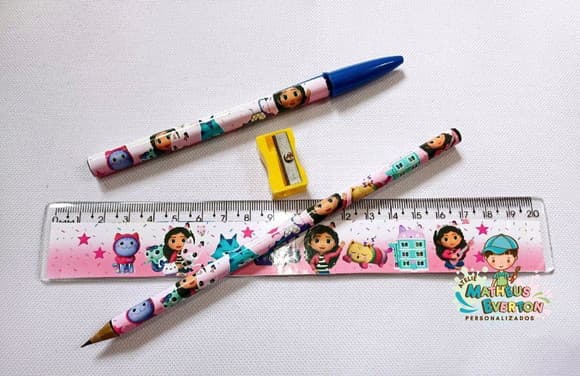 35 Kits Lápis, Caneta,regua e Apontado Casa Mágica da Gabi