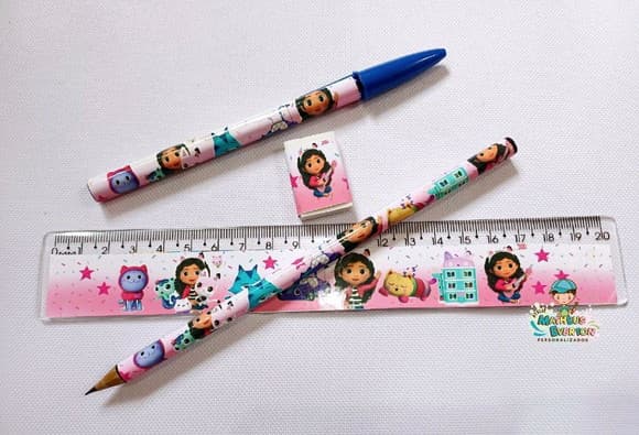 25 Kits Lápis, Caneta,regua e Borracha a Casa Mágica da Gabi