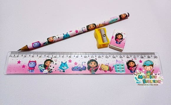 50 Kits Lápis, Borracha, Régua e Apontador a Casa Mágica da