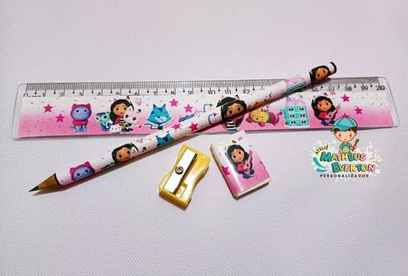 30 Kits Lápis, Borracha, Régua e Apontador a Casa Mágica da