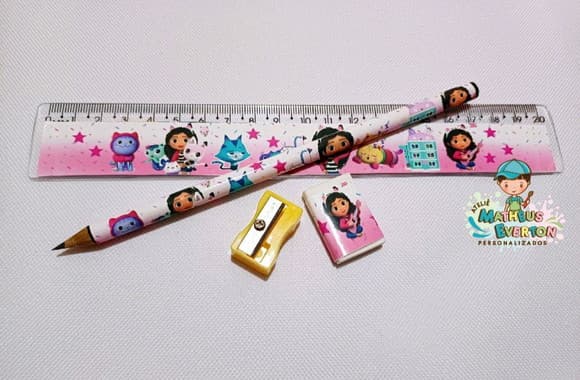 25 Kits Lápis, Borracha, Régua e Apontador a Casa Mágica da