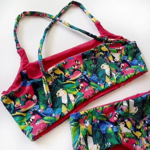 Conjunto Top e Calcinha Cós Médio Araras Dupla Face