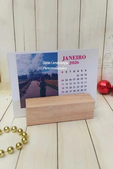 Calendário de Mesa 2026 com Foto Natal Brinde Fim de Ano - foto 1