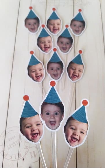 Topper para Docinhos com Foto e Chapeuzinho Bebê - foto 1