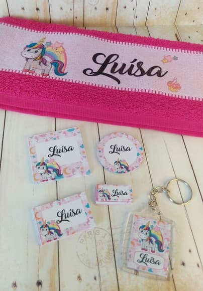 Kit Escolar Etiquetas, Chaveiro, Toalhinha Unicórnio