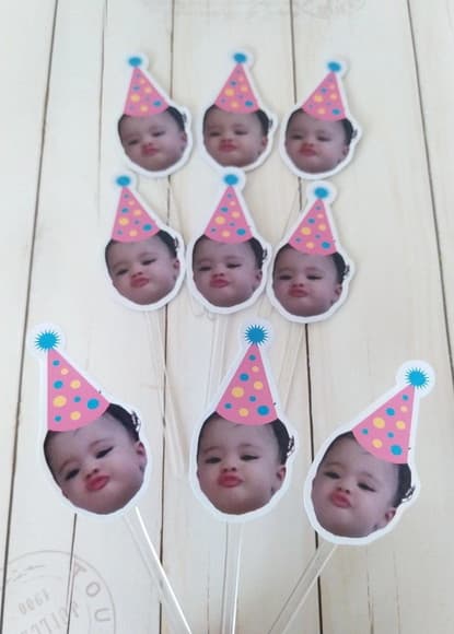 Topper para Docinhos com Foto Carinha Bebê e Chapeuzinho