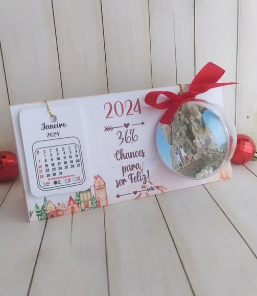 Calendário de Mesa com Esfera Natal Brinde Fim de Ano - foto 1