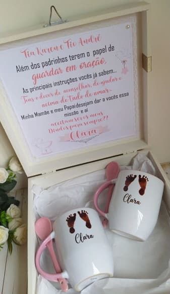 Caixa Convite luxo Padrinhos Batizado com canecas com colhe - foto 1