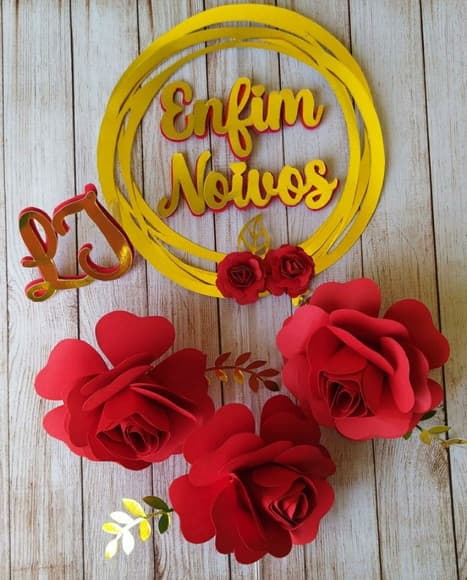 Topper para Bolo Noivado Luxo Flores de Papel